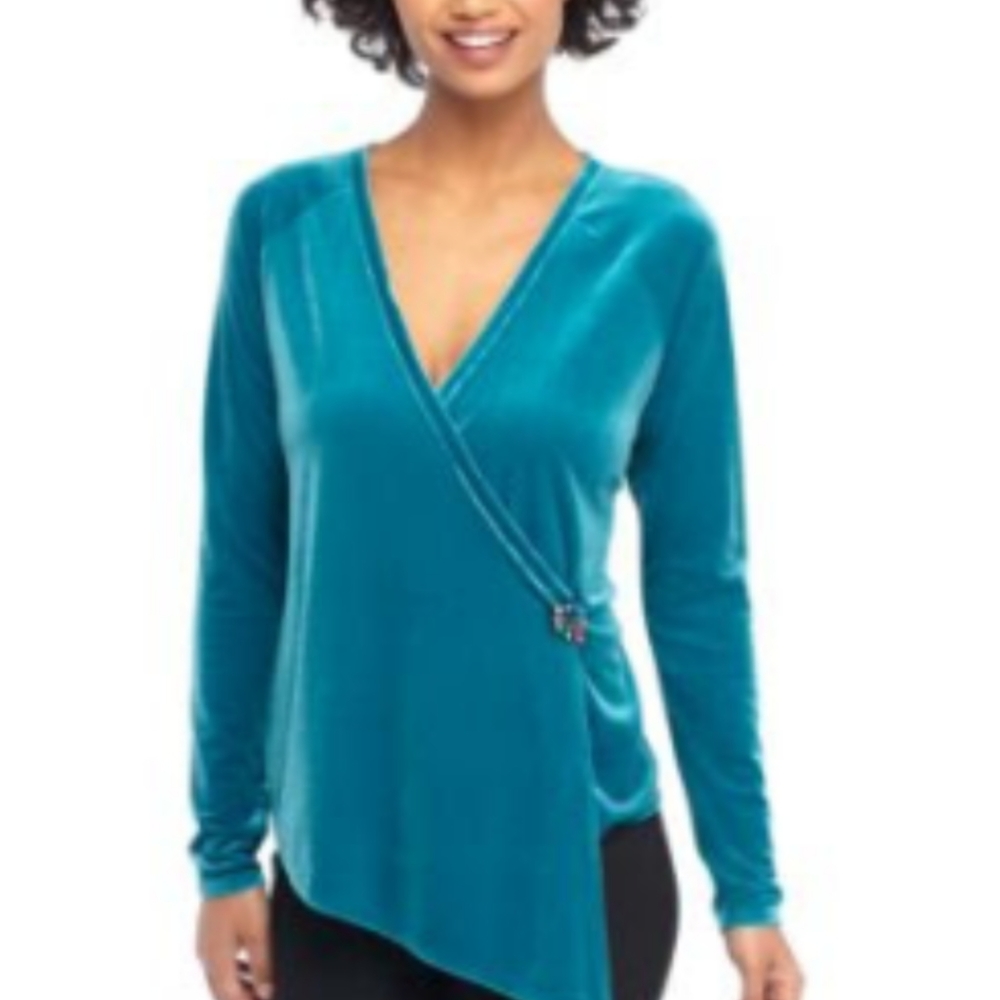 Wrap velvet blouse with brooch